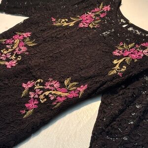 Thalia Soli Black Lace and Floral Embroidered Dress Size M NEW